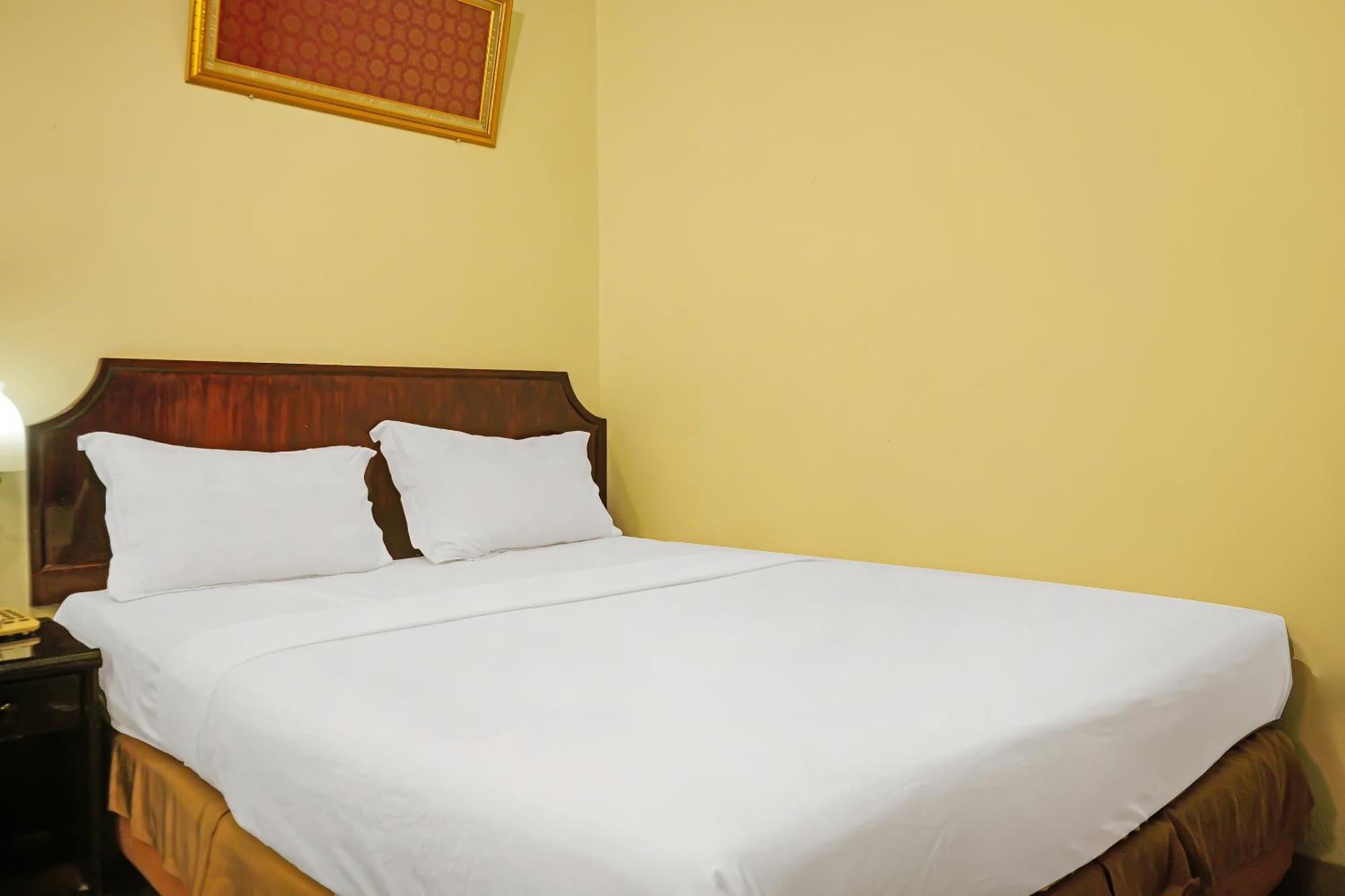 Super Oyo Collection O 92690 Hotel Limas Палембанг Екстериор снимка